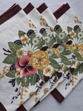 Floral Cotton Dinner Napkins in White with Pink, Yellow & Green Bouquet 4 Pc Set